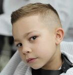 Boy's Fade Haircuts: 2022 Trends + Styles Coupe de cheveux g