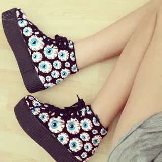 pastel-goth-princess: They’re so perf #personal Goth shoes, 