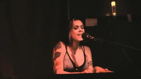 Beth Hart - Special @ Jimmis 8-26-11 - YouTube
