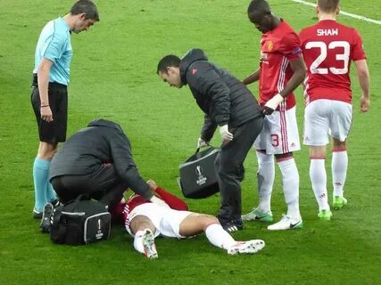 Luke Shaw suffers another injury blow in Nations League tie 