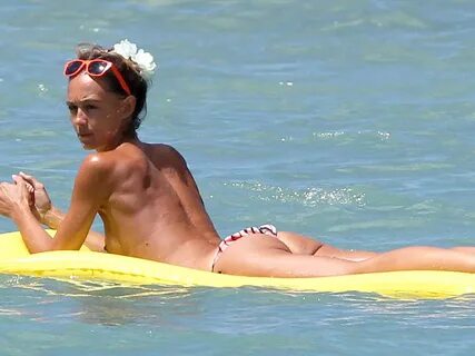 Sharni Vinson Topless in Hawaii - PaparaZzi Oops! : PaparaZz