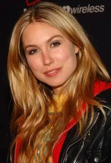 Sarah Carter Fan Site: Image Gallery