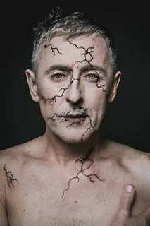 Alan cumming religion
