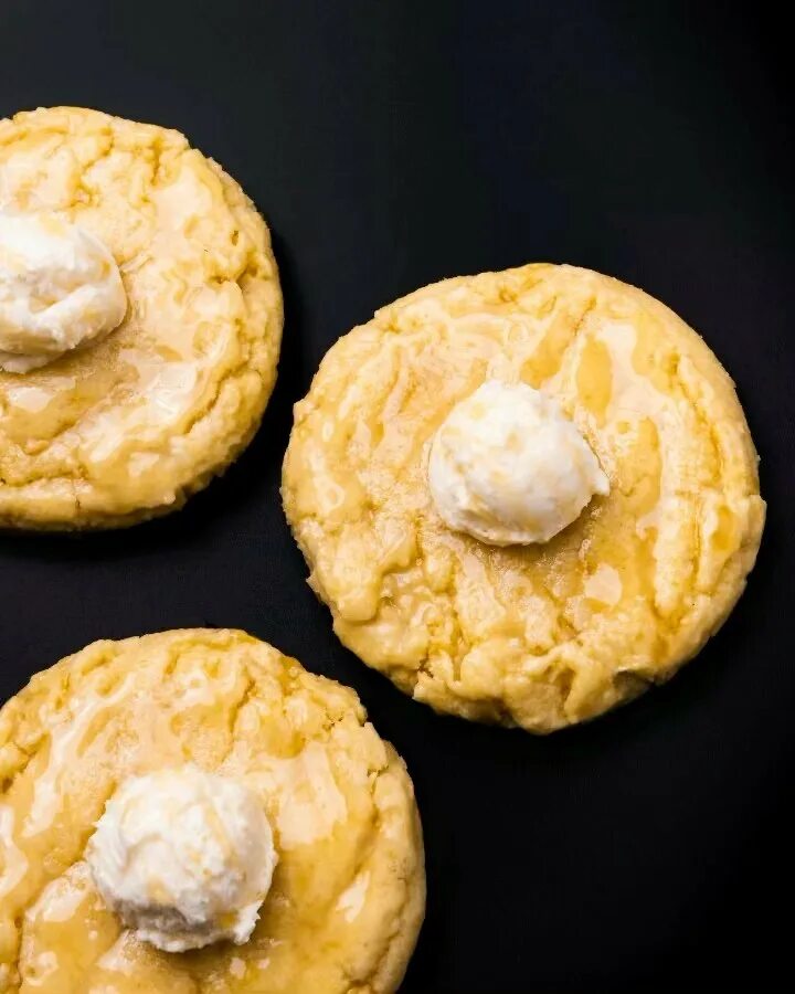 20-25: 👇 🌽 CORNBREAD A sweet cornbread cookie covered in a warm honey but...