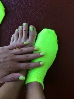 Kenna Valentina Feet (32 photos) - celebrity-feet.com