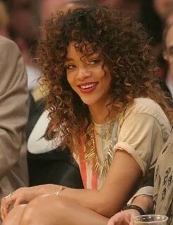Pin by CARO Marketing on TW Rihanna hairstyles, Curly hair s