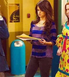 Selena!!!!!!! Selena gomez outfits, Selena gomez music, Sele