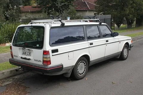 File:1991 Volvo 240 GL station wagon (22392437001).jpg - Wik
