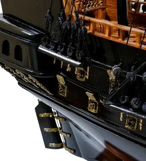 Model of the pirate ship & quot; Black Pearl & quot; - Produ