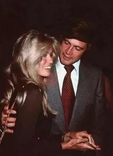 Farrah Fawcett Majors and Lee Majors in the best pic I've se