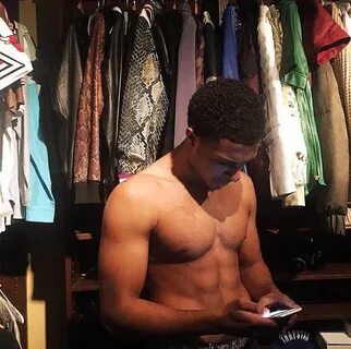 Recent Diggy Simmons Shirtless Fit Males Shirtless & Naked