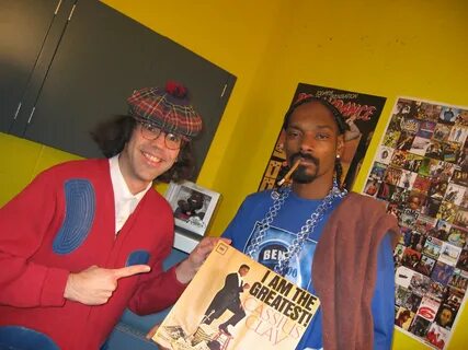 Nardwuar and Snoop Dogg - IndieCurrent