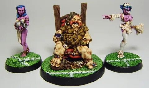 CoolMiniOrNot - BLOOD BOWL Coach with cheerleader and bloodw