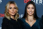 Kelly Ripa is now wearing her teenage daughter Lola’s clothe