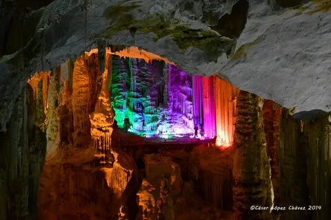 El Teatro, Grutas de García, Nuevo León, México. César López