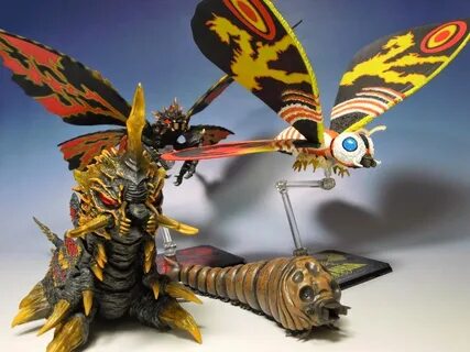 Import Monsters: S.H. MonsterArts Mothra and Battra Larva Se