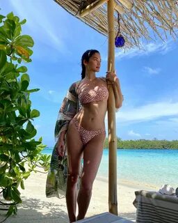 LOOK: Pia Wurtzbach shows off enviable curves in bikini GMA 