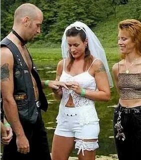 These 30 Wedding Dress Fails are the Word's Worst!