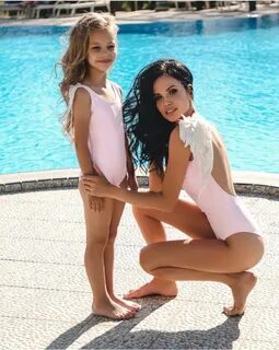 Mother And Daughter Family Matching Swimwear Bathing Suit On