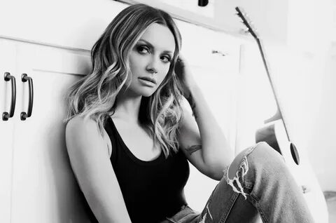 Carly Pearce, performing at the ACM Awards, released new alb