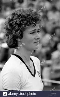 Wimbledon 1980. 7th day. Pam Shriver vs. B. J. King. Pam Shr