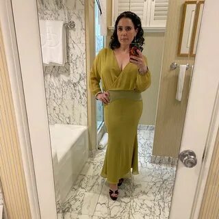 Alex Borstein Feet (53 images) - feet.wiki