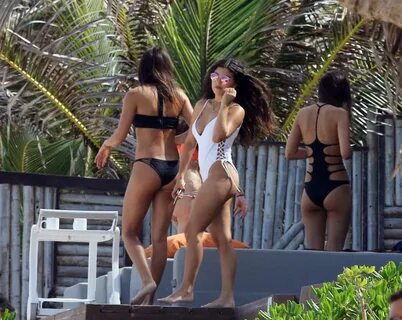 victoria-justice-in-swimsuit-on-vacation-in-cancun-05-29-201