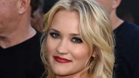 Emily Osment Photos