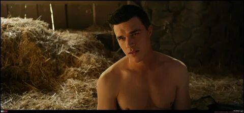 We Heart Finn Wittrock - Gay Body Blog - Pics of Male Models