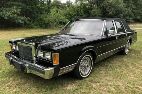 4k-Mile 1989 Lincoln Town Car Signature Series Lincoln town 