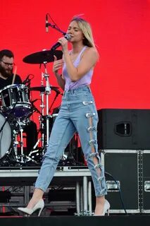 Danielle Bradbery: Performing at the Stagecoach Music Festiv