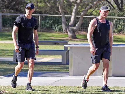 Tom Hiddleston Runs During Trip with Taylor Swift in Austral