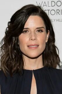 Neve Campbell Shoulder Length Hairstyles Looks - StyleBistro