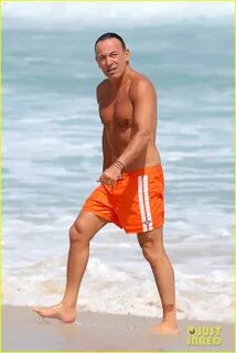 Bruce Springsteen Bares Fit Shirtless Body at the Beach in R