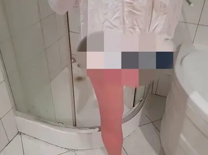Sex-Video: Duschen mit Klamotten und Strip - Livesex SexTref