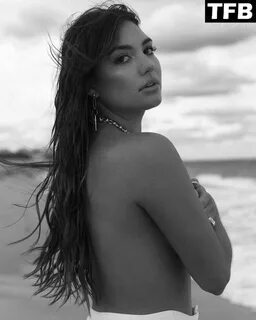 Giannina Milady Gibelli Topless & Sexy Collection (55 Photos