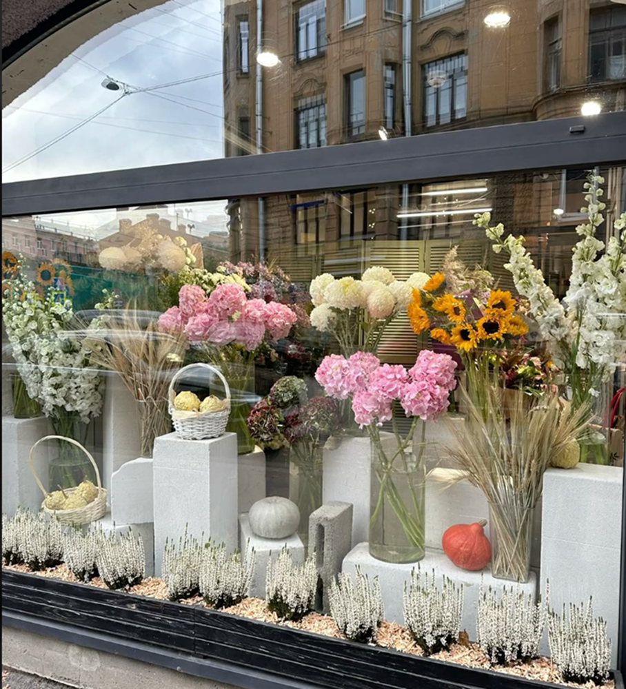 Витрина цветочного магазина