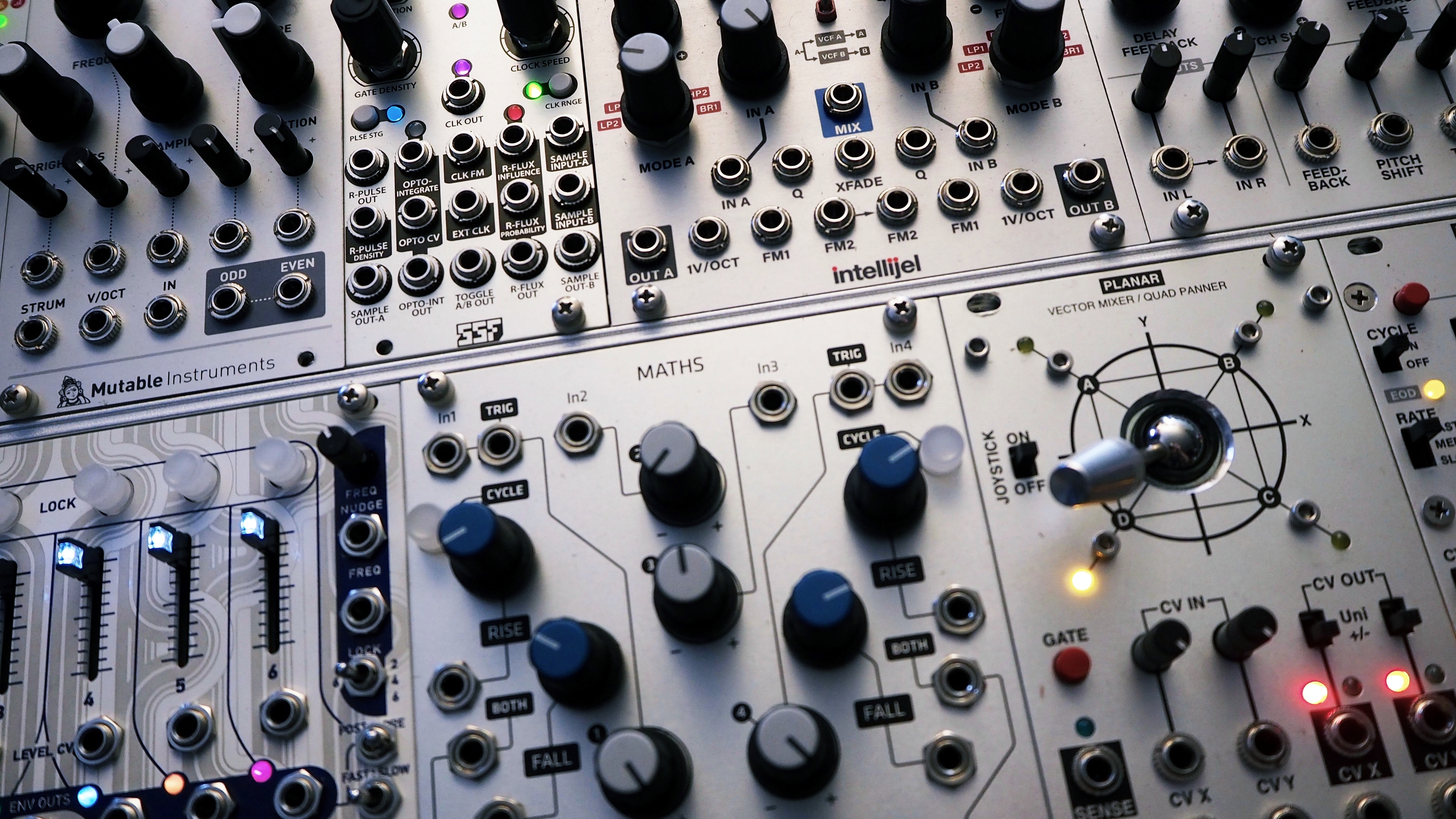 

Билеты на История электронной музыки. Леонид Кравченко. Алгоритмы и музыка машин (Новая сцена Александринского театра)