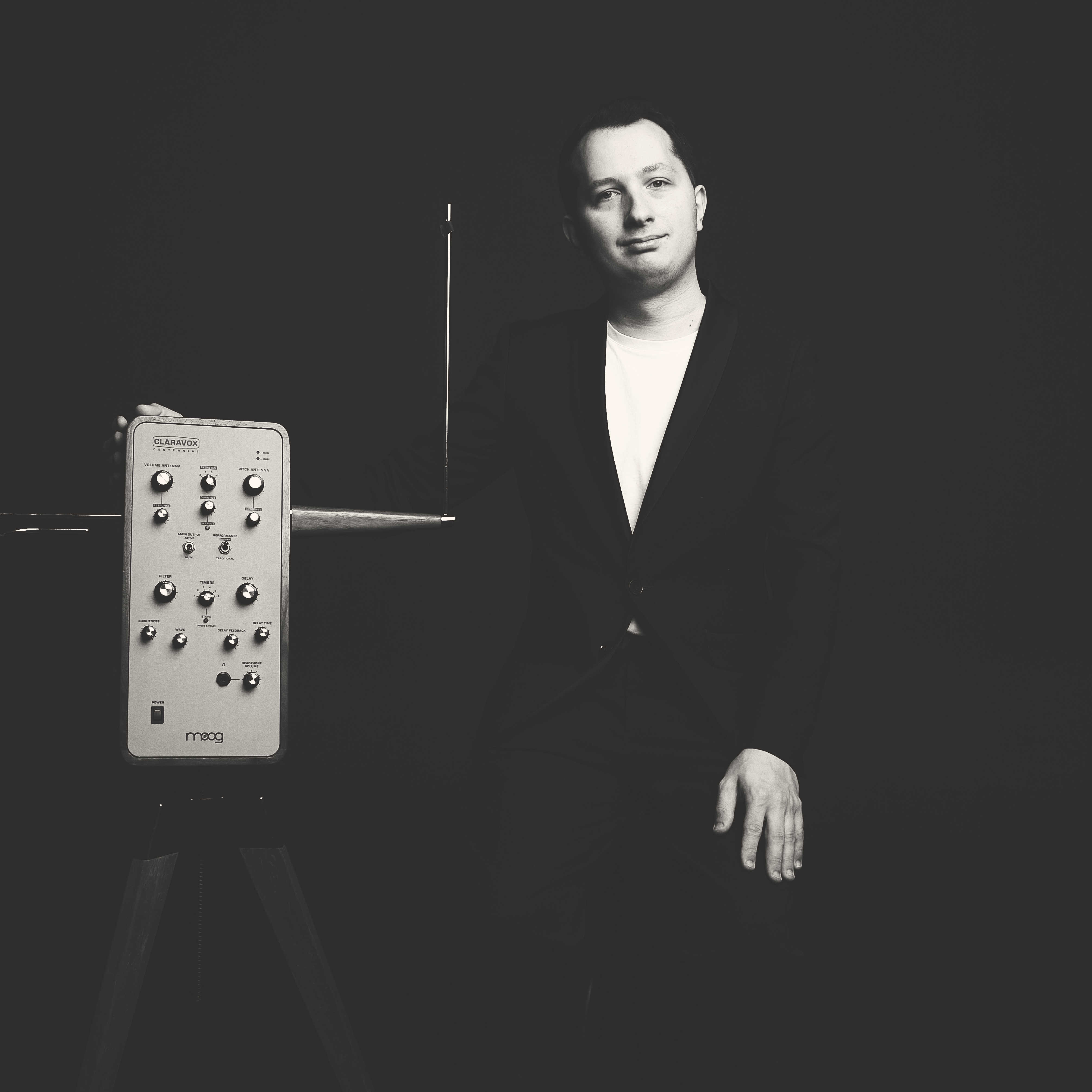 

Билеты на Пётр Термен. История электронной музыки. Терменвокс — первый синтезатор (Новая сцена Александринского театра)