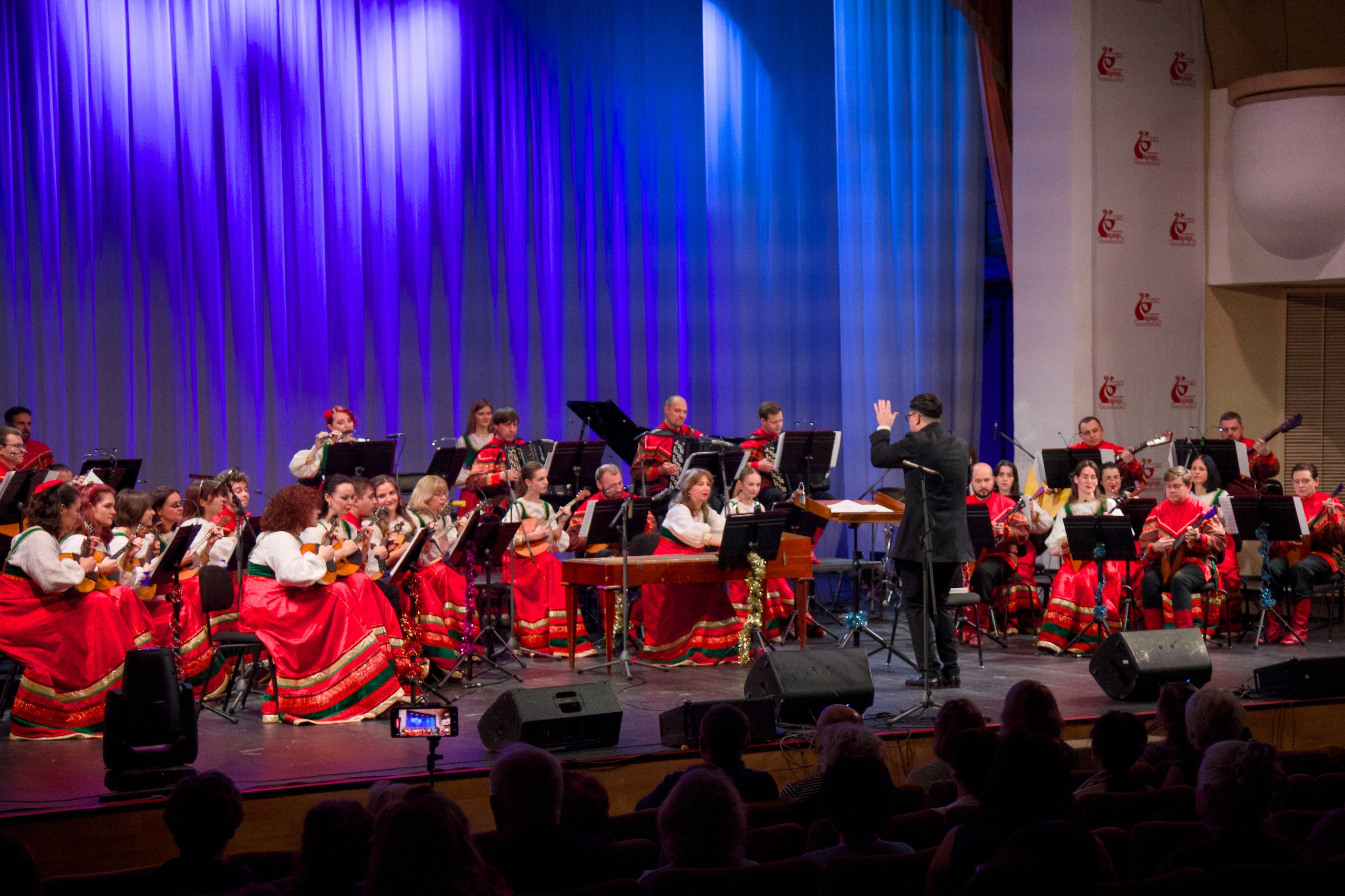 

Билеты на Оркестр «Дон». Песня есть жизнь (Филармония)