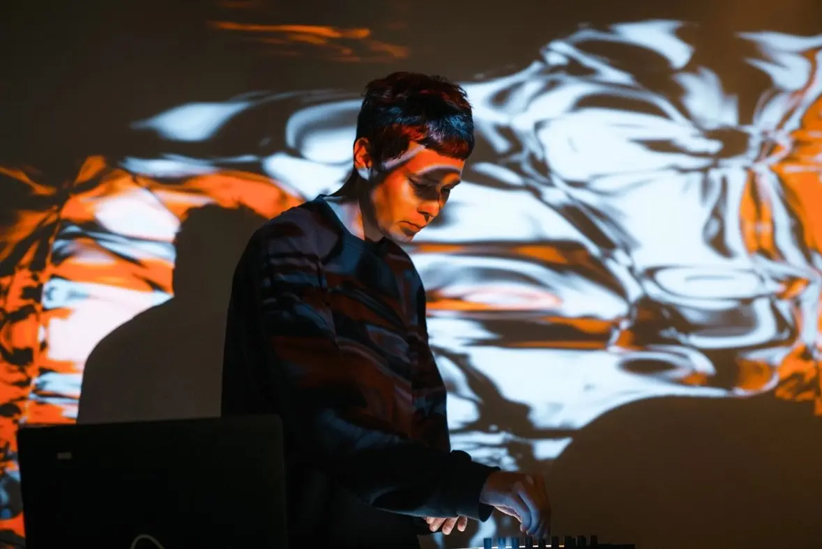 

Билеты на Голос Земли: Пётр Термен х SymphoCat. Терменвокс и эмбиент (Планетарий № 1)