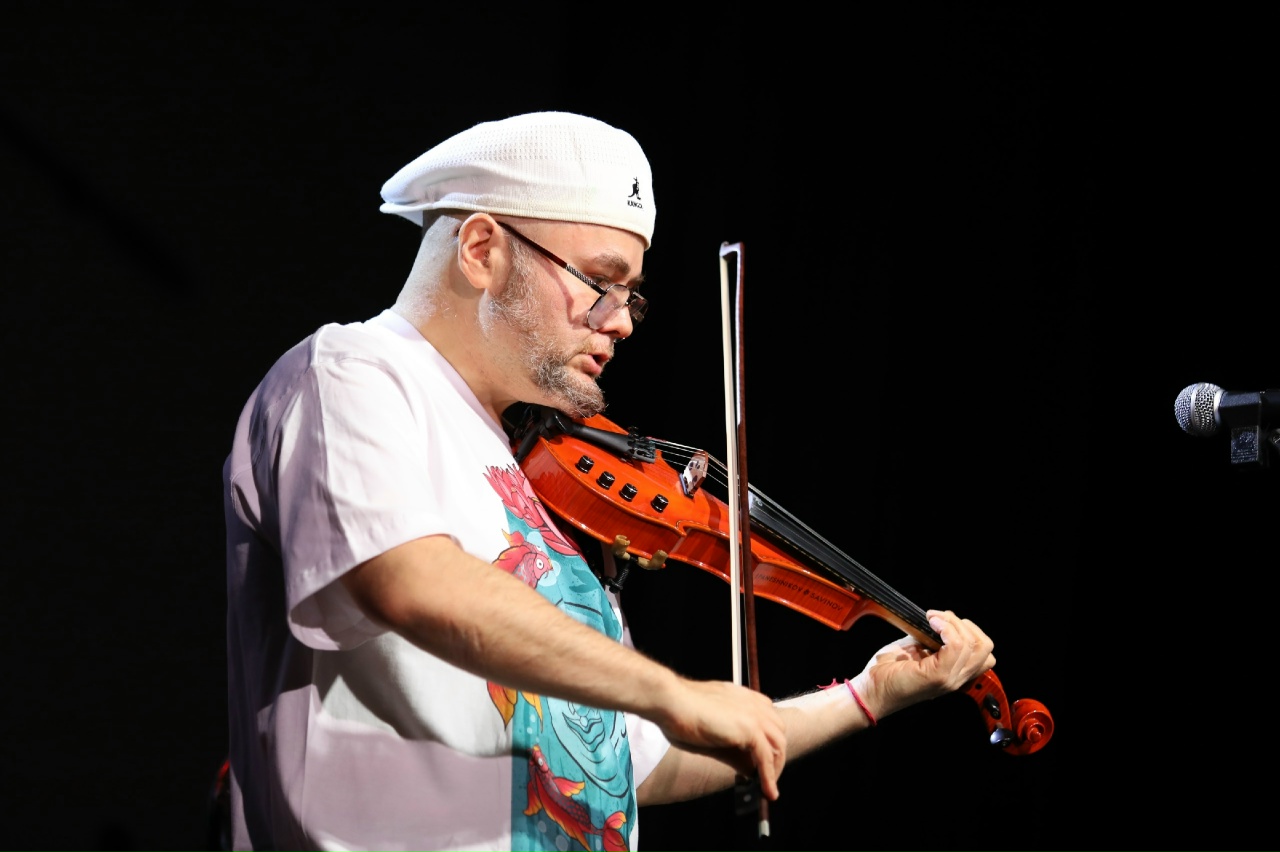 

Билеты на Феликс Лахути & Universalove (Клуб Алексея Козлова)