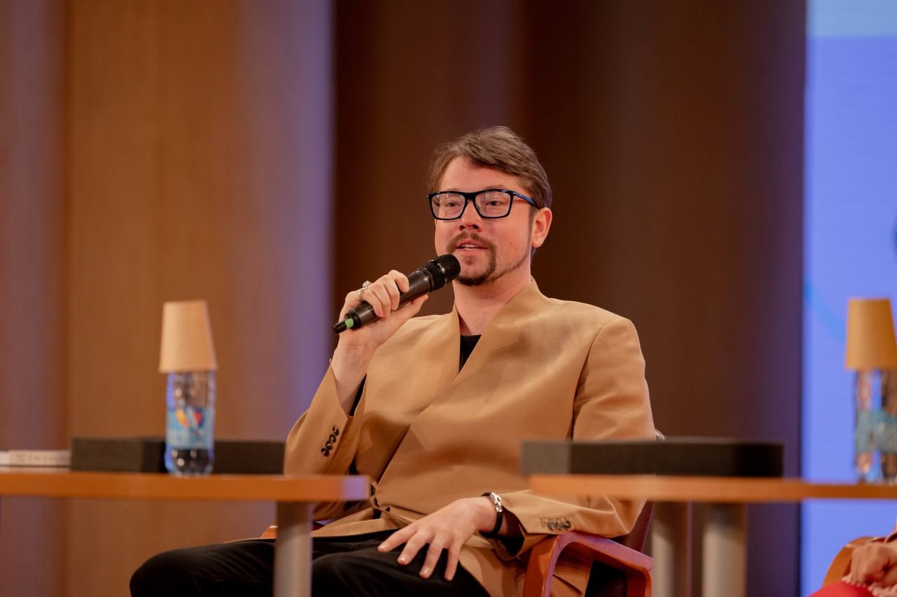 

Билеты на Вечернее шоу «Дела» (Центр народного творчества)