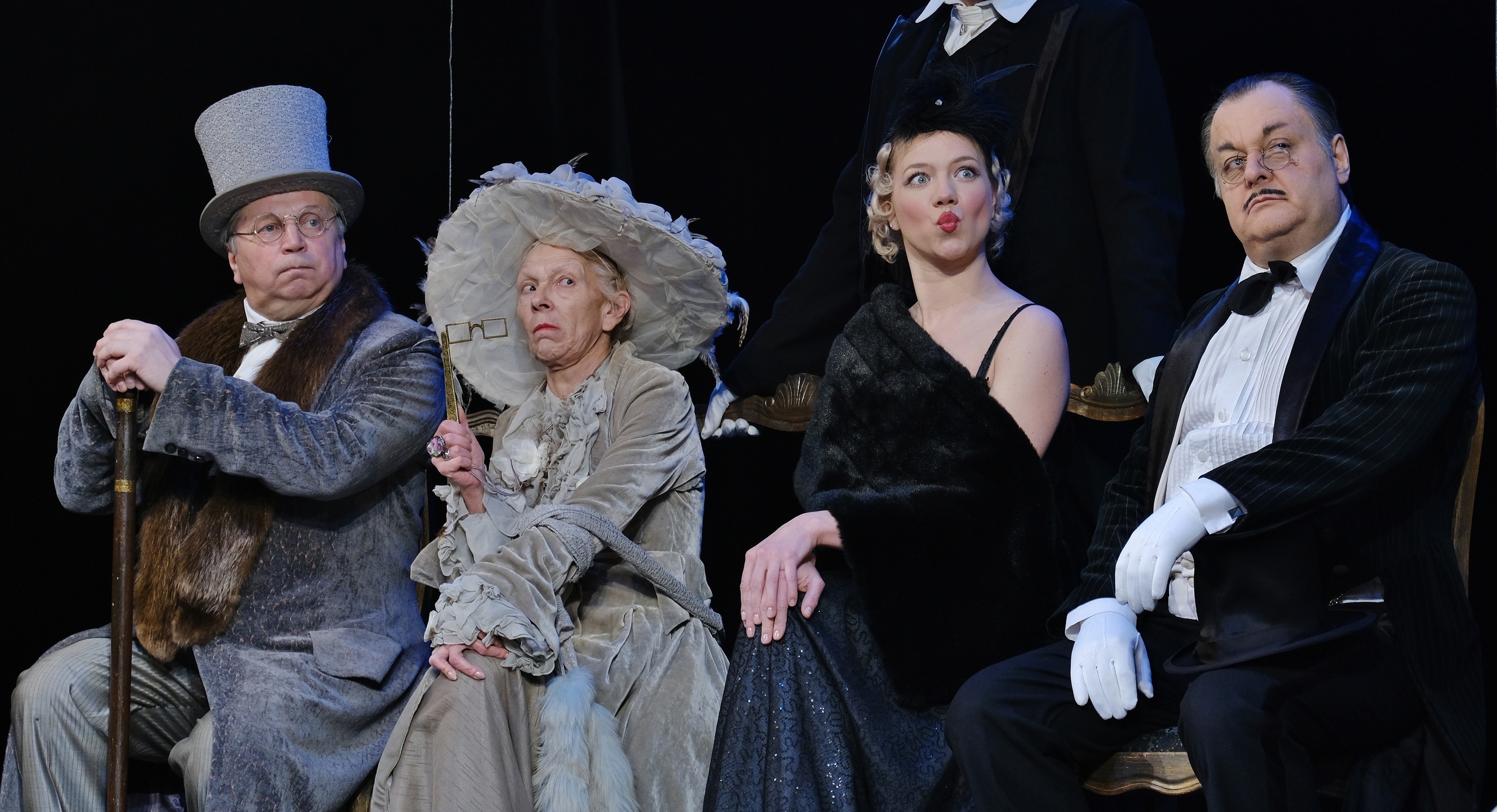 

Билеты на Голодранцы и аристократы (Театр комедии им. Акимова)