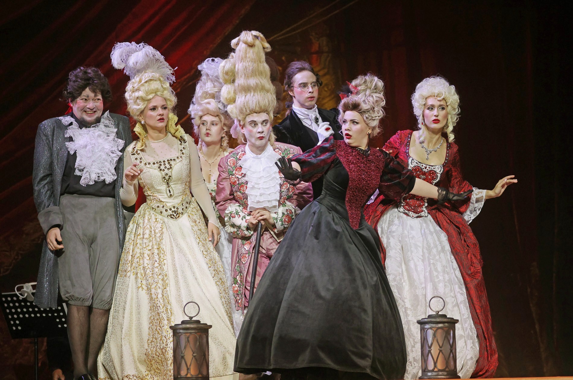 

Билеты на Директор театра (Музыкальный театр)