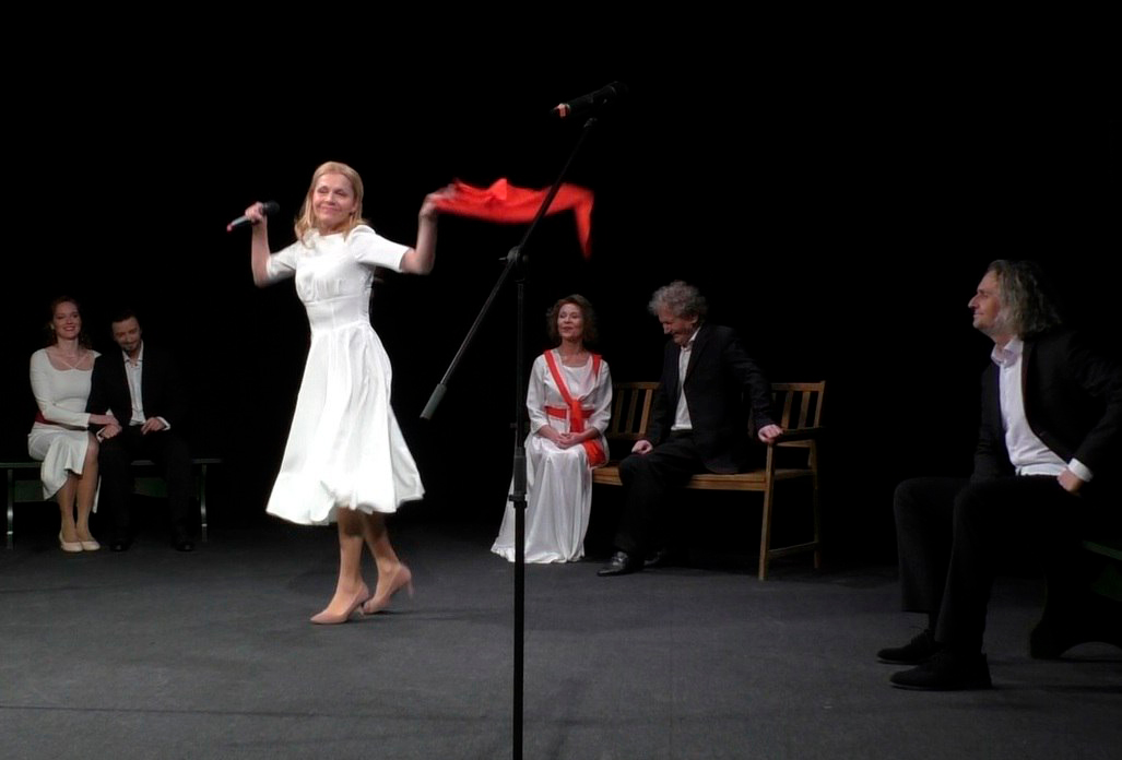 

Билеты на В 6 часов вечера после войны (Центральный дом актёра)