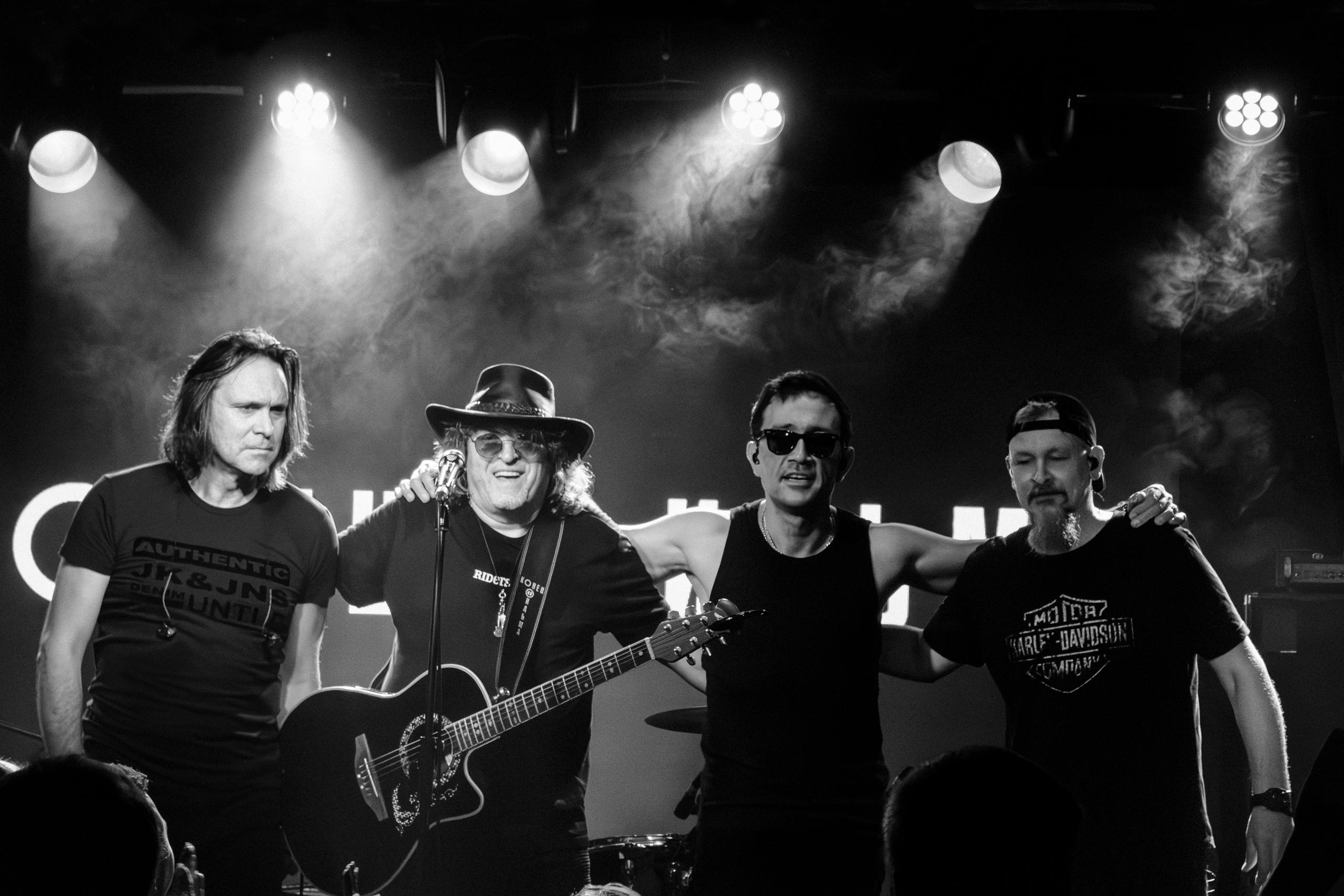 

Билеты на Конец фильма (16 Тонн)