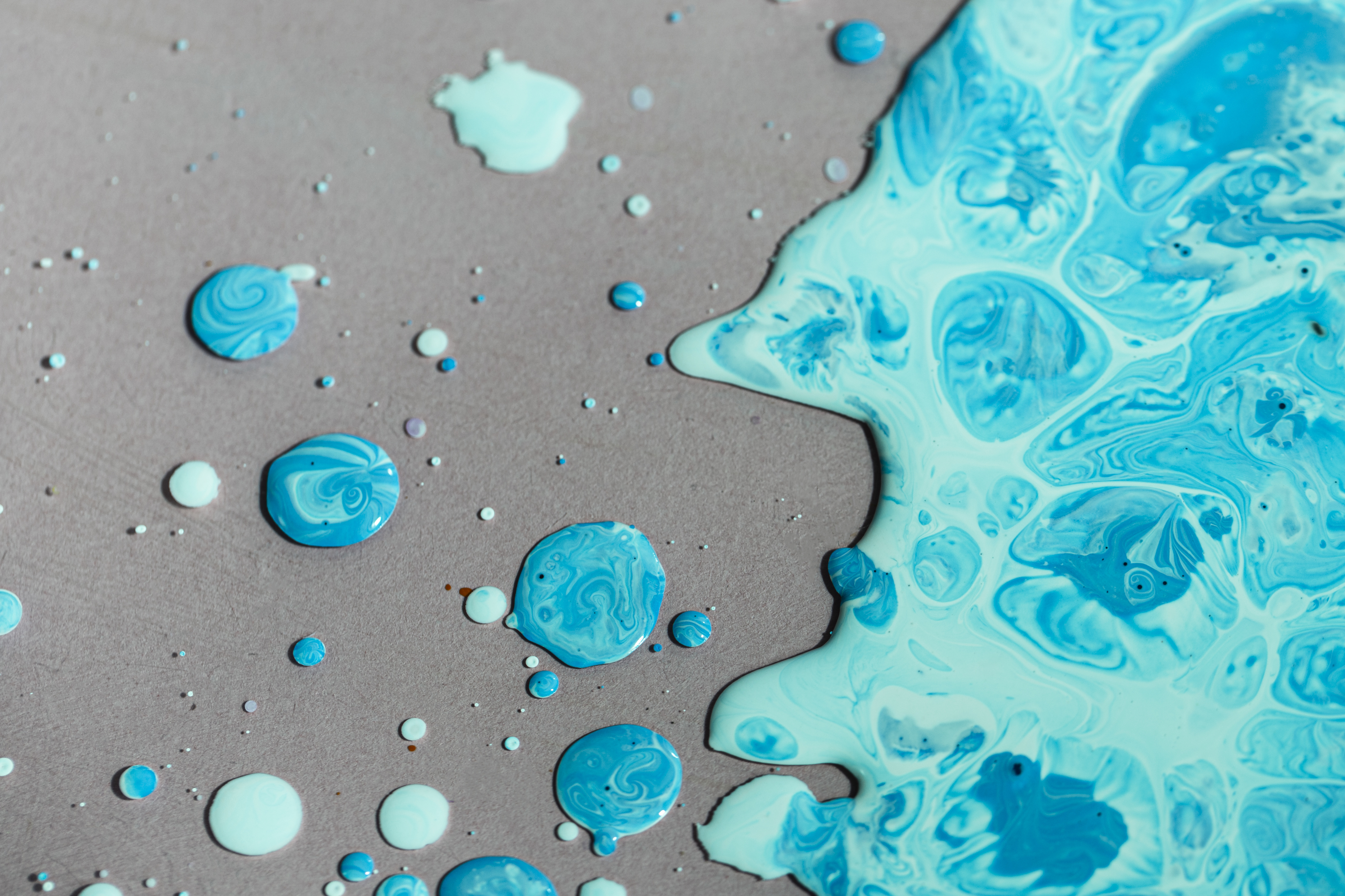 

Билеты на Зеркало. Море (Культурный центр «Урал»)