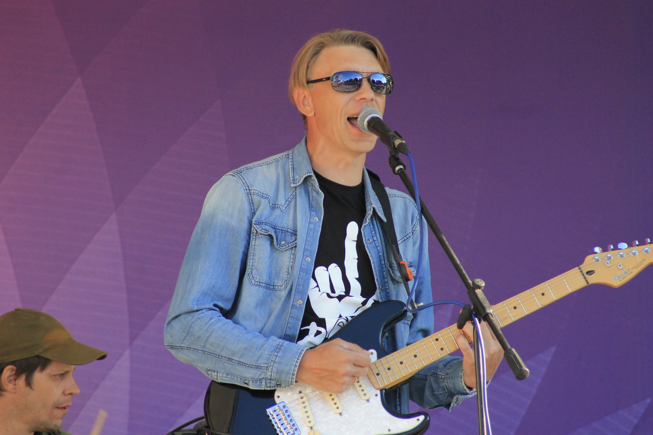 

Билеты на Иван-Кайф. Апрельские Тезисы (Бродячая собака)