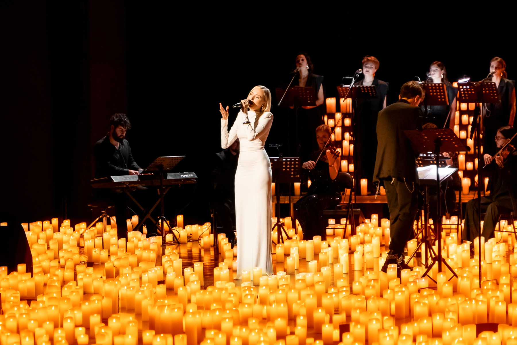 

Билеты на Lumisfera. Быть собой. В сиянии 3000 свечей (Театр Эстрады)